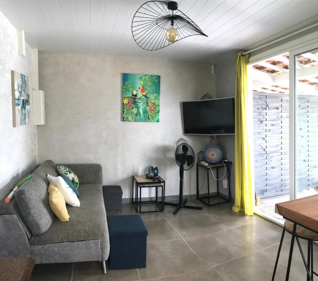 Grand T2 Tout Confort , Emplacement Ideal Riviere-Salee Exterior foto